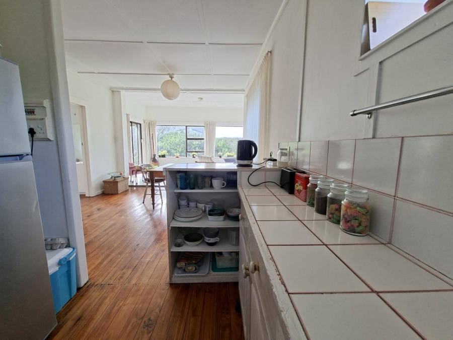 6 Bedroom Property for Sale in Pringle Bay Western Cape